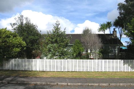 Photo of property in 30 Hereford Street, Te Atatu Peninsula, Auckland, 0610