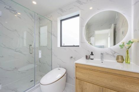 Photo of property in 8/6 Woodhouse Place, West Harbour, Auckland, 0618