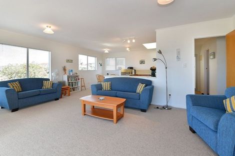 Photo of property in 18 Tamatea Drive, Snells Beach, 0920