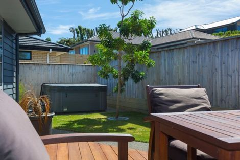 Photo of property in 3 Garrett Drive, Whalers Gate, New Plymouth, 4310