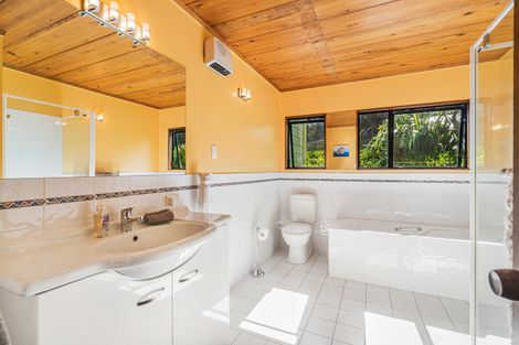 Photo of property in 168 Carter Road, Oratia, Auckland, 0604