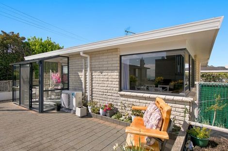 Photo of property in 3/30 Whiteley Street, Moturoa, New Plymouth, 4310