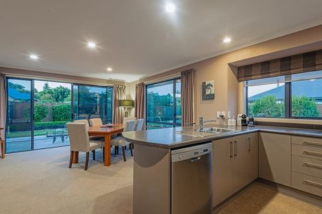 Photo of property in 20 Chestnut Close, Kelvin Grove, Palmerston North, 4414