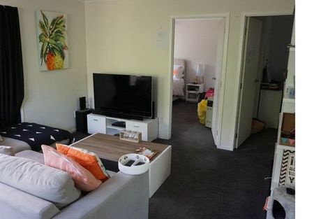 Photo of property in 2/32 Drome View Place, Beach Haven, Auckland, 0626