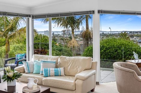 Photo of property in 88 Grovenor Drive, Orewa, 0931