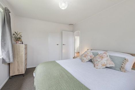 Photo of property in 6 Kimberley Grove, Westbrook, Palmerston North, 4412