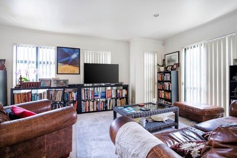 Photo of property in 3a Seacrest Drive, West Harbour, Auckland, 0618