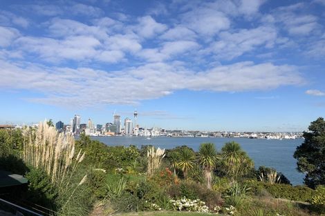 Photo of property in 100 Stanley Point Road, Stanley Point, Auckland, 0624