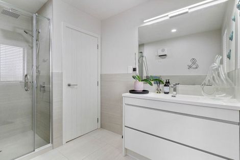 Photo of property in 106 Wainui Road, Silverdale, 0932