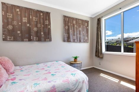 Photo of property in 25 Kapiti Crescent, Titahi Bay, Porirua, 5022