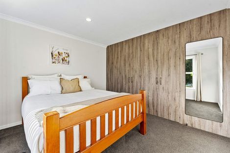 Photo of property in 1/22 Gladys Avenue, Glenfield, Auckland, 0629