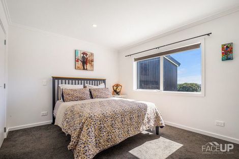 Photo of property in 32 Marine Parade, Hobsonville, Auckland, 0616