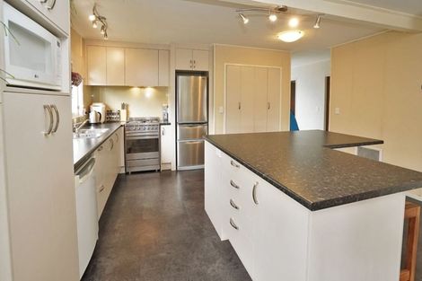 Photo of property in 28 Clements Crescent, Queenwood, Hamilton, 3210