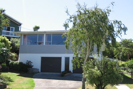 Photo of property in 30 Teal Crescent, Beach Haven, Auckland, 0626