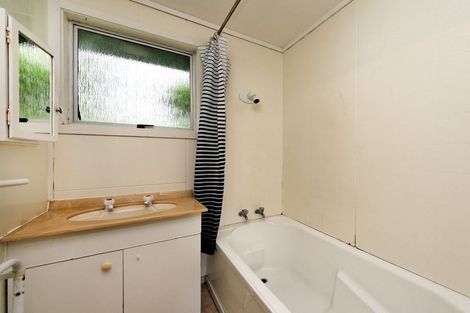 Photo of property in 20 Serwayne Place, Sunnyvale, Auckland, 0612