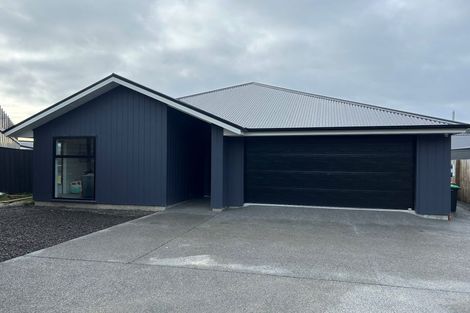 Photo of property in 8 Emeline Chapman Drive, Cracroft, Christchurch, 8022