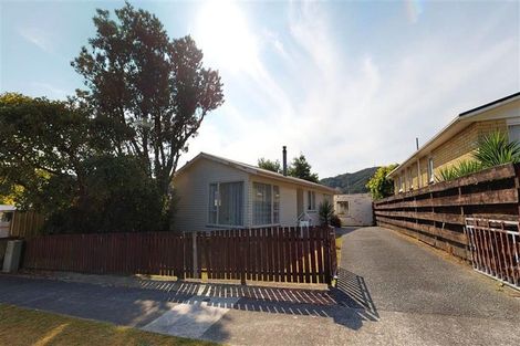 Photo of property in 15 Mitimiti Grove, Wainuiomata, Lower Hutt, 5014