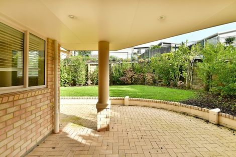Photo of property in 52 Grovenor Drive, Orewa, 0931