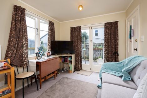 Photo of property in 16 Glendavar Street, Berhampore, Wellington, 6023