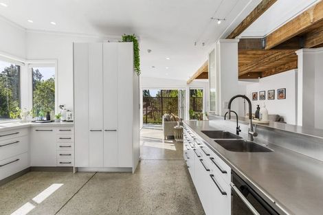 Photo of property in 890 Beach Road, Waiake, Auckland, 0630