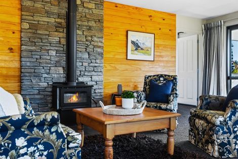 Photo of property in 21 Frye Crescent, Albert Town, Wanaka, 9305