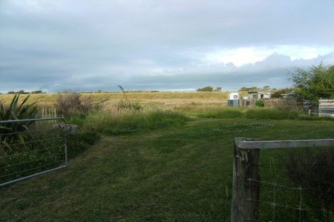 Photo of property in 39 Nuku Street, Tangimoana, 4822