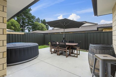 Photo of property in 33/64 Kawaha Point Road, Kawaha Point, Rotorua, 3010