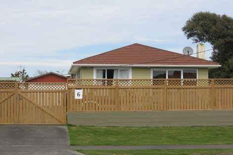 Photo of property in 6 Taupata Street, Castlecliff, Whanganui, 4501