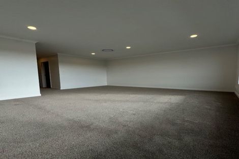 Photo of property in 9 Kikorangi Drive, Wainui, 0992