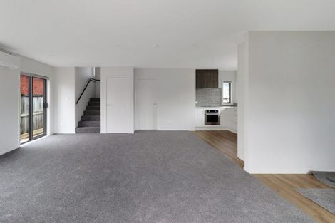 Photo of property in 137 Whites Line East, Waiwhetu, Lower Hutt, 5010