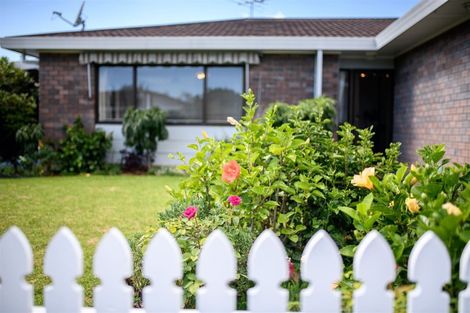 Photo of property in 4/39 Swanson Road, Henderson, Auckland, 0610