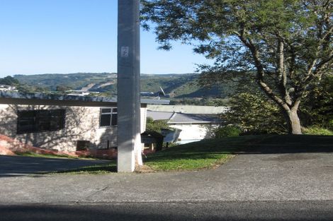 Photo of property in 24 Castle Crescent, Stokes Valley, Lower Hutt, 5019