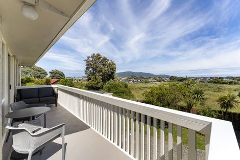 Photo of property in 67 Queens Road, Waikanae Beach, Waikanae, 5036