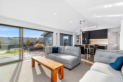 Photo of property in 8 The Heights Avenue, Wanaka, 9305