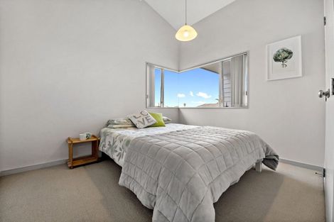 Photo of property in 11 Tolben Place, Golflands, Auckland, 2013