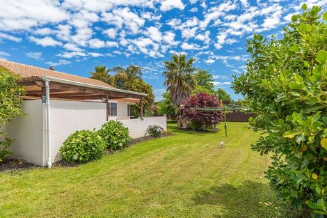 Photo of property in 25 Sunny Crescent, Huapai, Kumeu, 0810