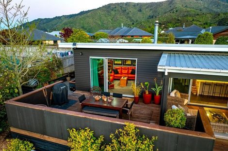 Photo of property in 11 Glentui Place, Waikawa, Picton, 7220