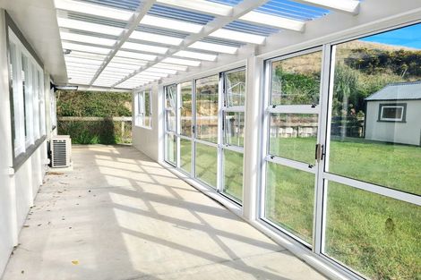 Photo of property in 995 Makara Road, Makara Beach, Karori, 6972