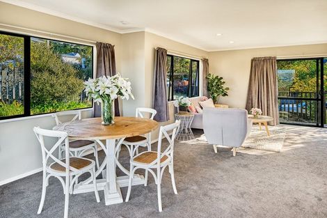 Photo of property in 3 Makora Grove, Paremata, Porirua, 5024