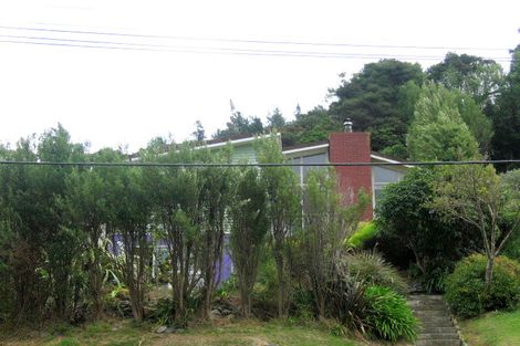 Photo of property in 37 Bird Grove, Stokes Valley, Lower Hutt, 5019