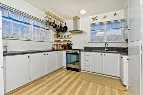 Photo of property in 16 Woodglen Road, Glen Eden, Auckland, 0602