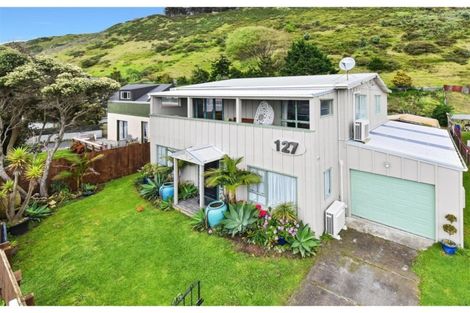 Photo of property in 127 Maunsell Road, Port Waikato, Tuakau, 2695