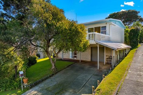 Photo of property in 39 Neptune Avenue, Beach Haven, Auckland, 0626