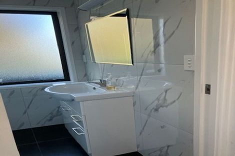 Photo of property in 43 Taioma Crescent, Te Atatu Peninsula, Auckland, 0610