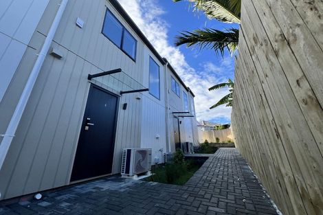 Photo of property in 4/25 Abbotleigh Avenue, Te Atatu Peninsula, Auckland, 0610
