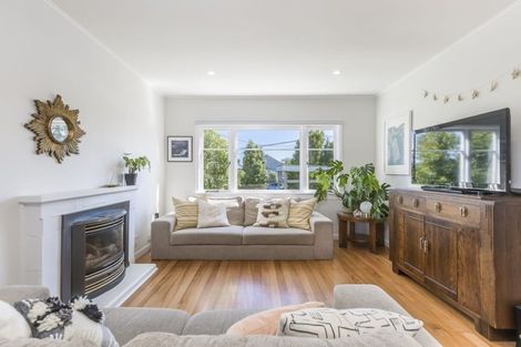 Photo of property in 1/10 Coronation Street, Belmont, Auckland, 0622