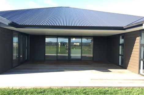 Photo of property in 33 Harding Drive, Papamoa Beach, Papamoa, 3118