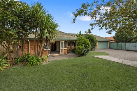 Photo of property in 8 Hagen Close, Golflands, Auckland, 2013