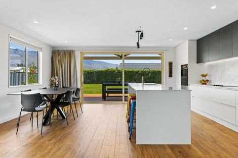 Photo of property in 3 De Bettencor Place, Mount Pisa, Cromwell, 9383