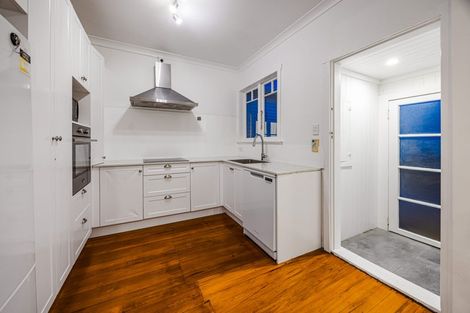 Photo of property in 1/5 Akehurst Avenue, New Lynn, Auckland, 0600